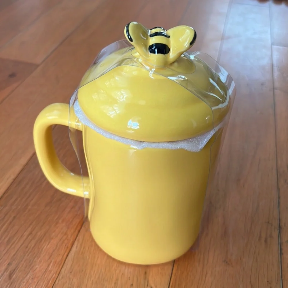Rae Dunn Busy Bee Mug with Topper - Picture 2 of 3